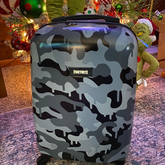 NWT KIDS Fortnite Hard case Carry on Suitcase Luggage - Picture 7 of 7